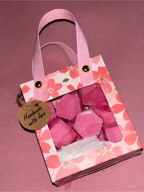 Handmade Cinnamon Wax Melts - Set of 15 Hexagon Melts